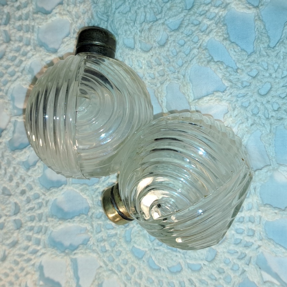 Antique Czechoslavakia Bohemian Ribbed Spiral ART DECO era Salt & Pepper Shakers